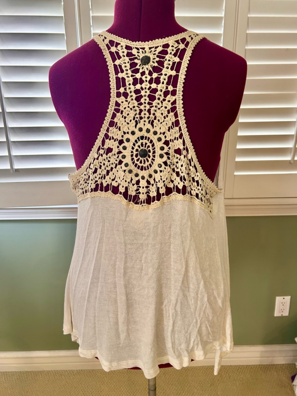 Charlotte Russe Cream Crochet Beaded Back Sleeveless Vest Medium